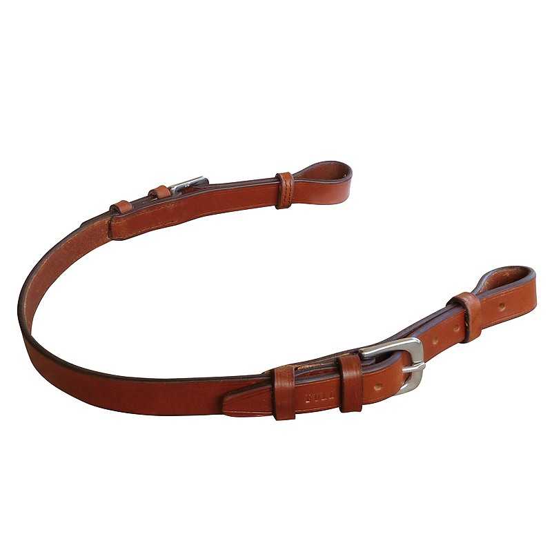 Correia de couro castanho com fivela metálica prateada