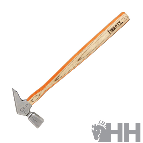 Martelo com cabo de madeira clara e detalhes laranja e cabeça metálica prateada