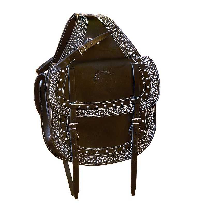 Mochila de couro preto com detalhes brancos e tachas metálicas