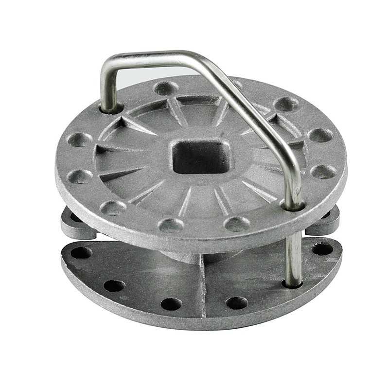 Peça metálica circular com punho de metal nas extremidades