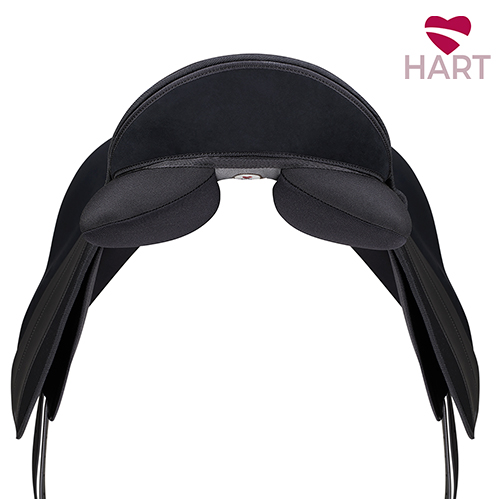Sela de equitação preta vista de cima com logótipo HART