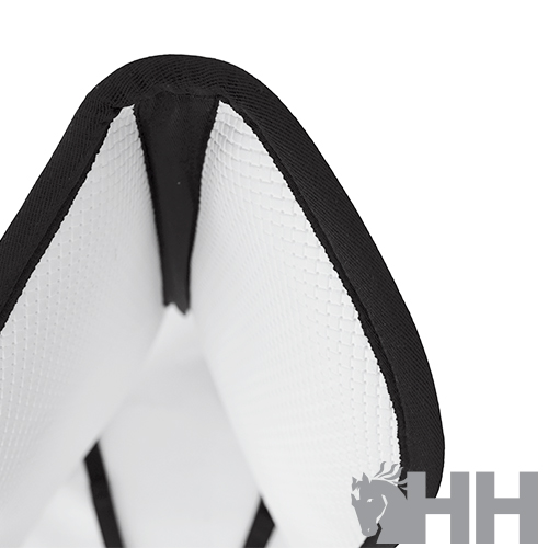 Produto branco almofadado com bordas pretas e logótipo cinzento 'HH'
