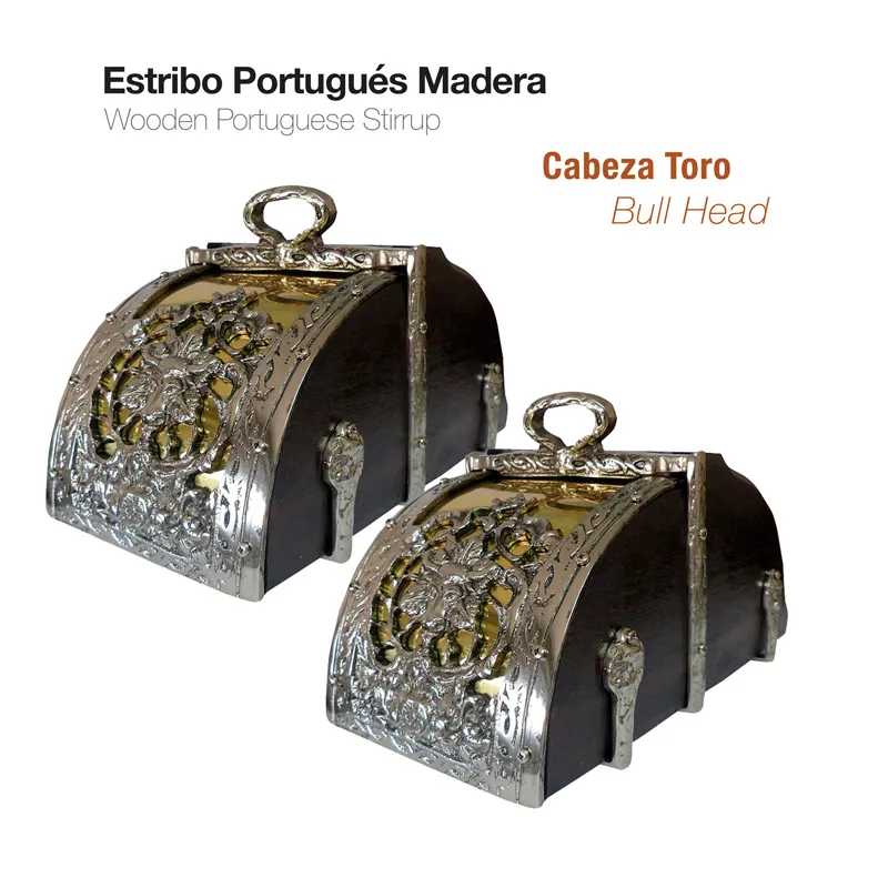 Par de estribos portugueses em madeira com detalhes metálicos e cabeça de touro