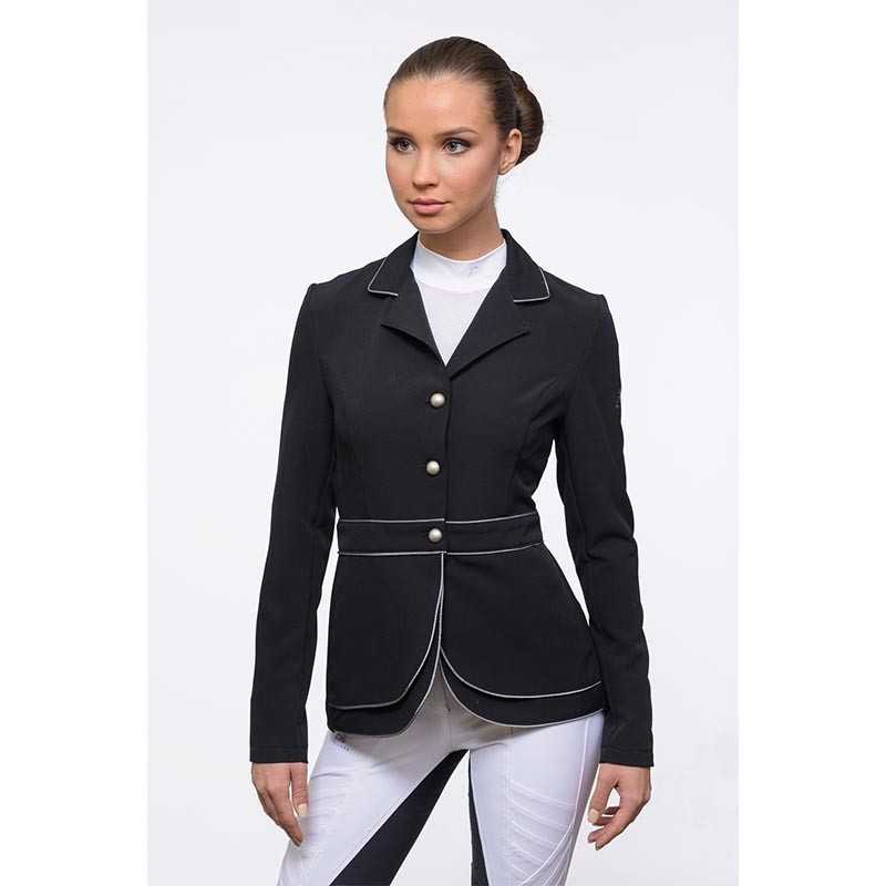 Casaco preto feminino com botões prateados e detalhes brancos