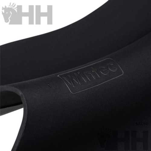 Produto preto com textura lisa e marca WIntecc em relevo