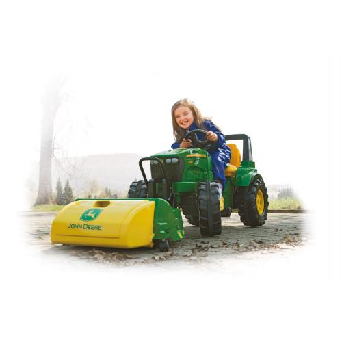 Brinquedo trator John Deere verde e amarelo com criança a conduzir