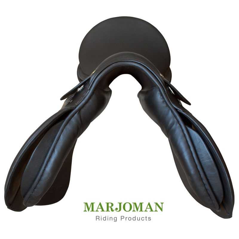 Selim de equitação preto com texto MARJOMAN Riding Products