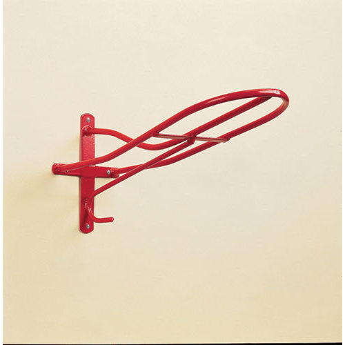 Suporte para bicicleta vermelho em metal fixado na parede creme