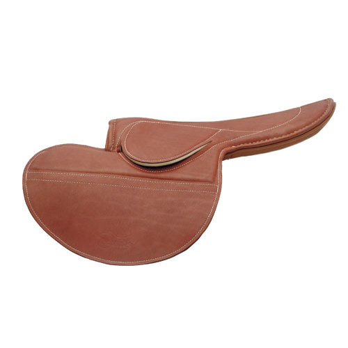 Sela de cavalo em couro castanho claro com costuras visíveis