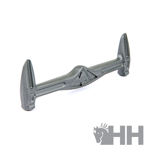 Peça metálica cinzenta com design simétrico sobre fundo branco e logótipo HH