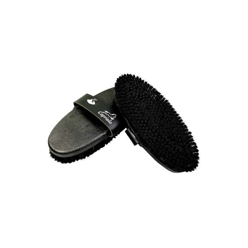Escova oval preta com cerdas densas e pega preta com etiqueta