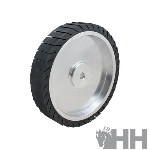 Roda industrial metálica com banda em borracha preta