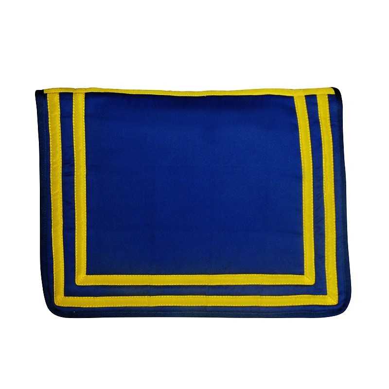 Tapete azul para cavalo com bordas amarelas em tecido