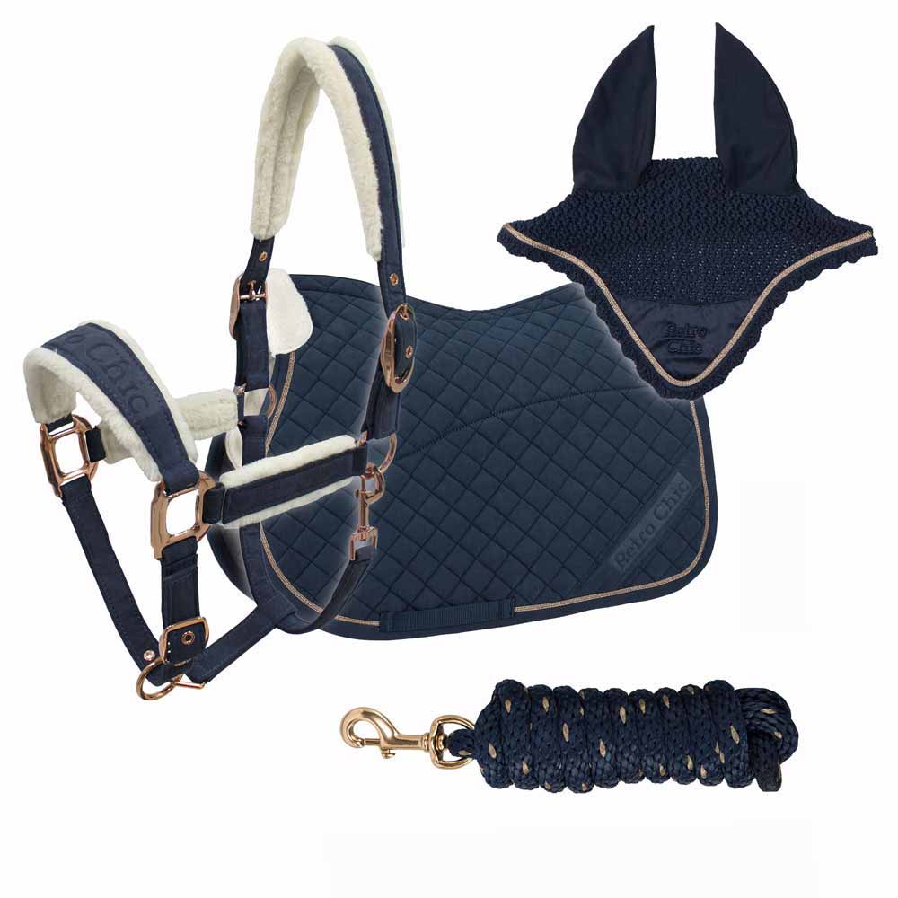 Conjunto azul-escuro de acessórios para cavalo com cabresto forrado, manta acolchoada, capa de orelhas e corda com mosquetão.