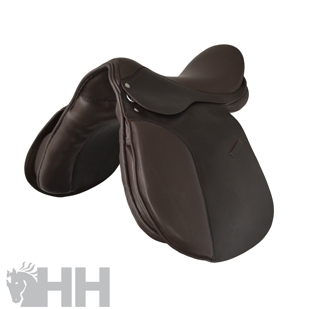Sela de equitação de couro castanho escuro isolada