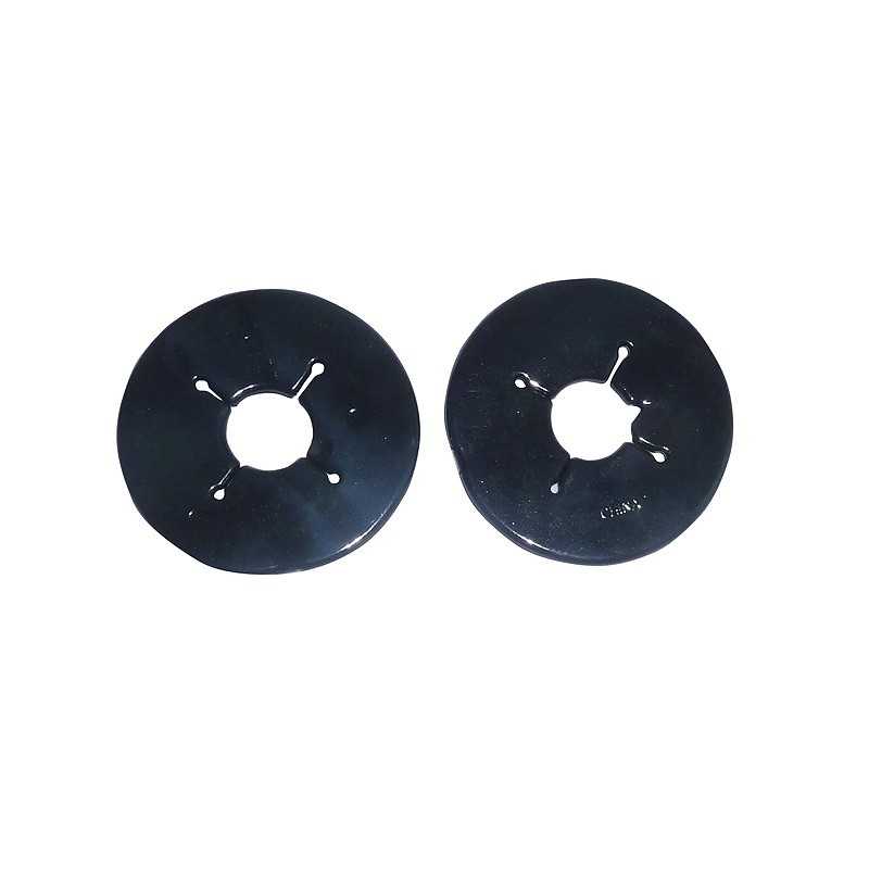 Dois discos pretos circulares com orifício central e pequenas aberturas