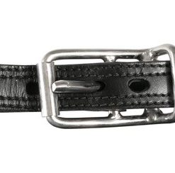 Cinto preto em couro com fivela metálica prateada