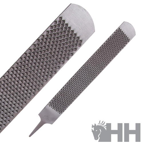 Lima metálica para cavalo com padrão triangular e ponta estreita