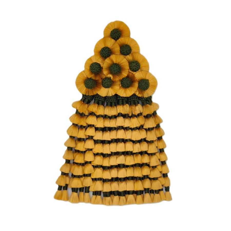 Vestido amarelo com franjas e detalhes pretos