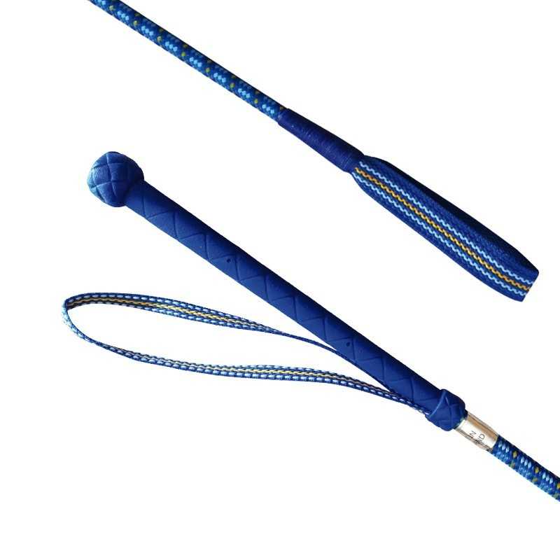 Chicote azul com punho acolchoado e alça trançada
