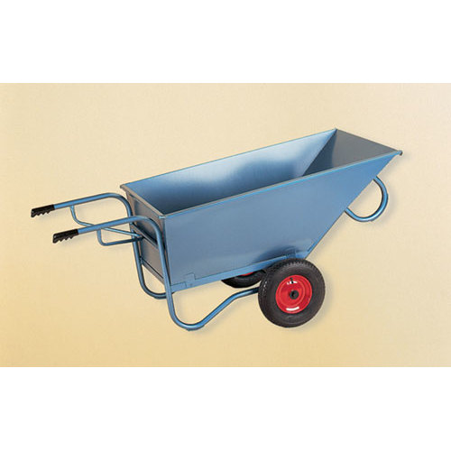 Carrinho de mão metálico azul com uma roda preta e vermelha