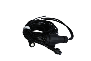 Cabo elétrico preto com vários conectores