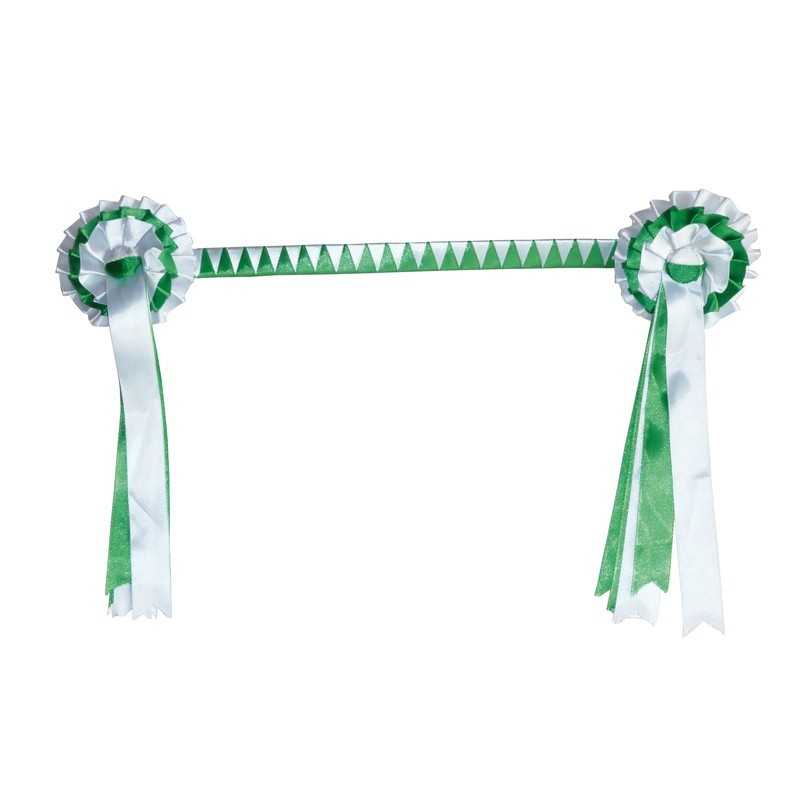Fita decorativa verde e branca com duas rosetas e faixa com triângulos verdes