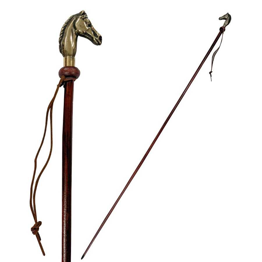 Bengala de madeira com pega em forma de cabeça de cavalo em metal dourado