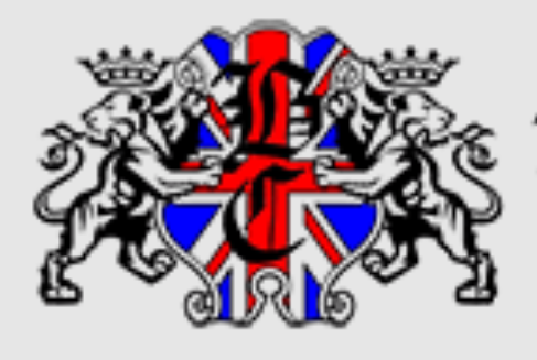 Brasão com bandeira do Reino Unido, leões cinza e letras vermelhas LC