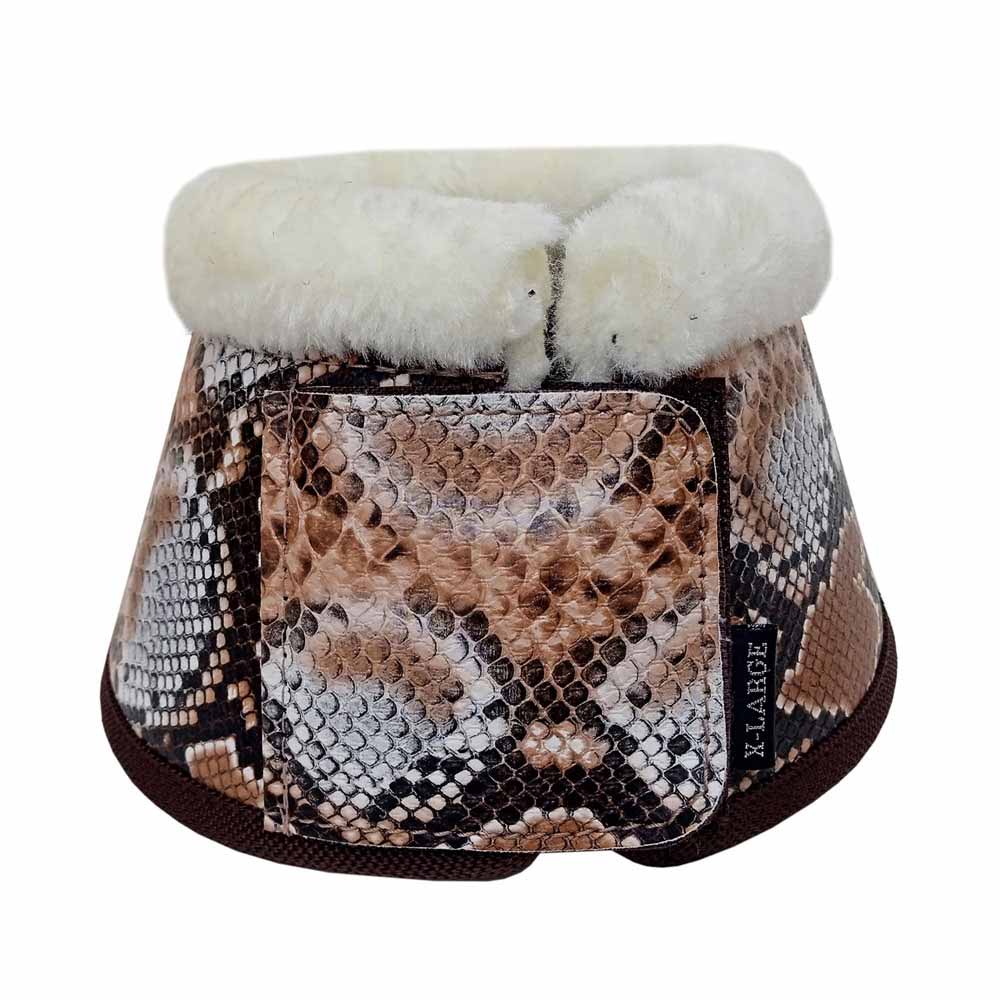 Produto com padrão de pele de cobra e interior de pêlo branco