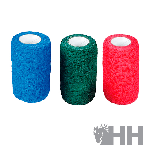 Três rolos de bandagem autoaderente azul, verde e vermelha com textura em fundo branco.