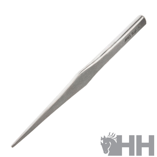 Pinça metálica prateada com ponta fina e inscrição JAWS RUS