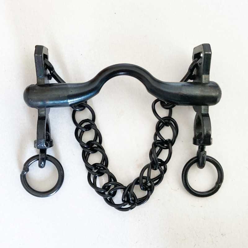 Mordente de metal preto com corrente dupla e argolas frontais