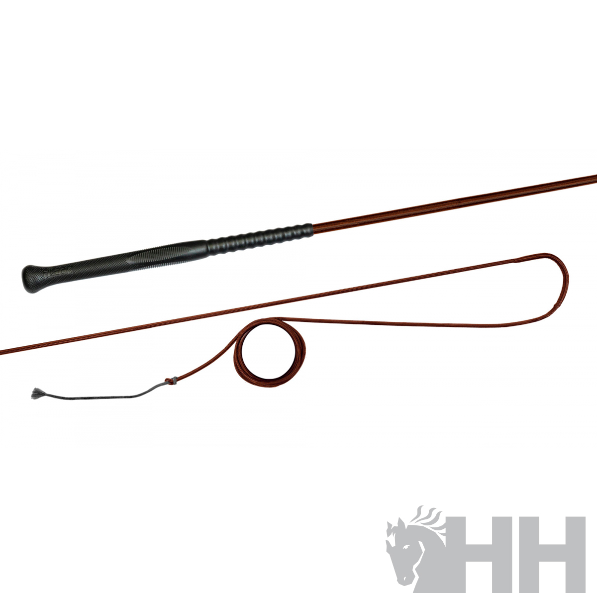 Chicote castanho com pega preta em fundo branco