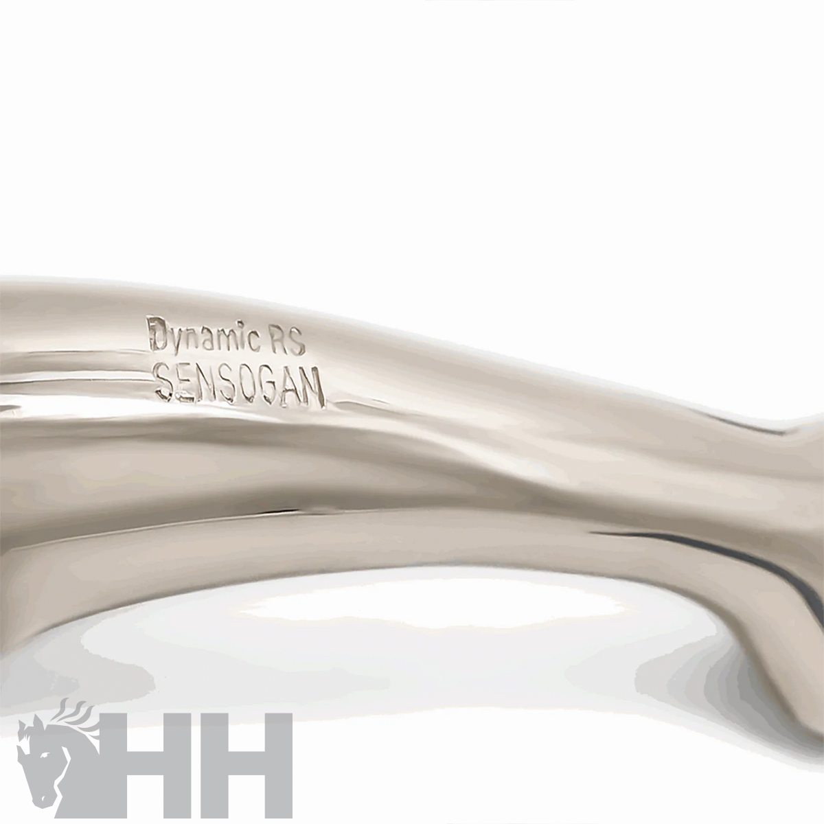 Peça metálica tubular prateada com gravação Dynamic RS SENSOGAN