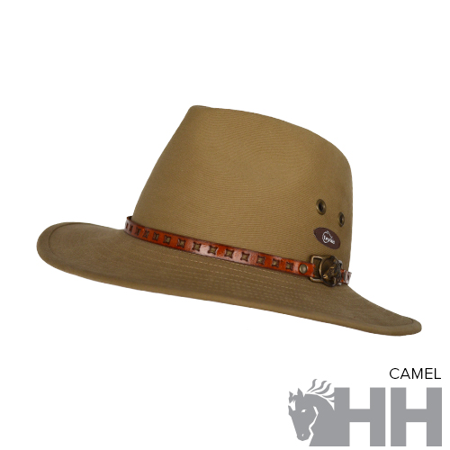 Chapéu camel com aba larga e faixa de couro castanha decorativa