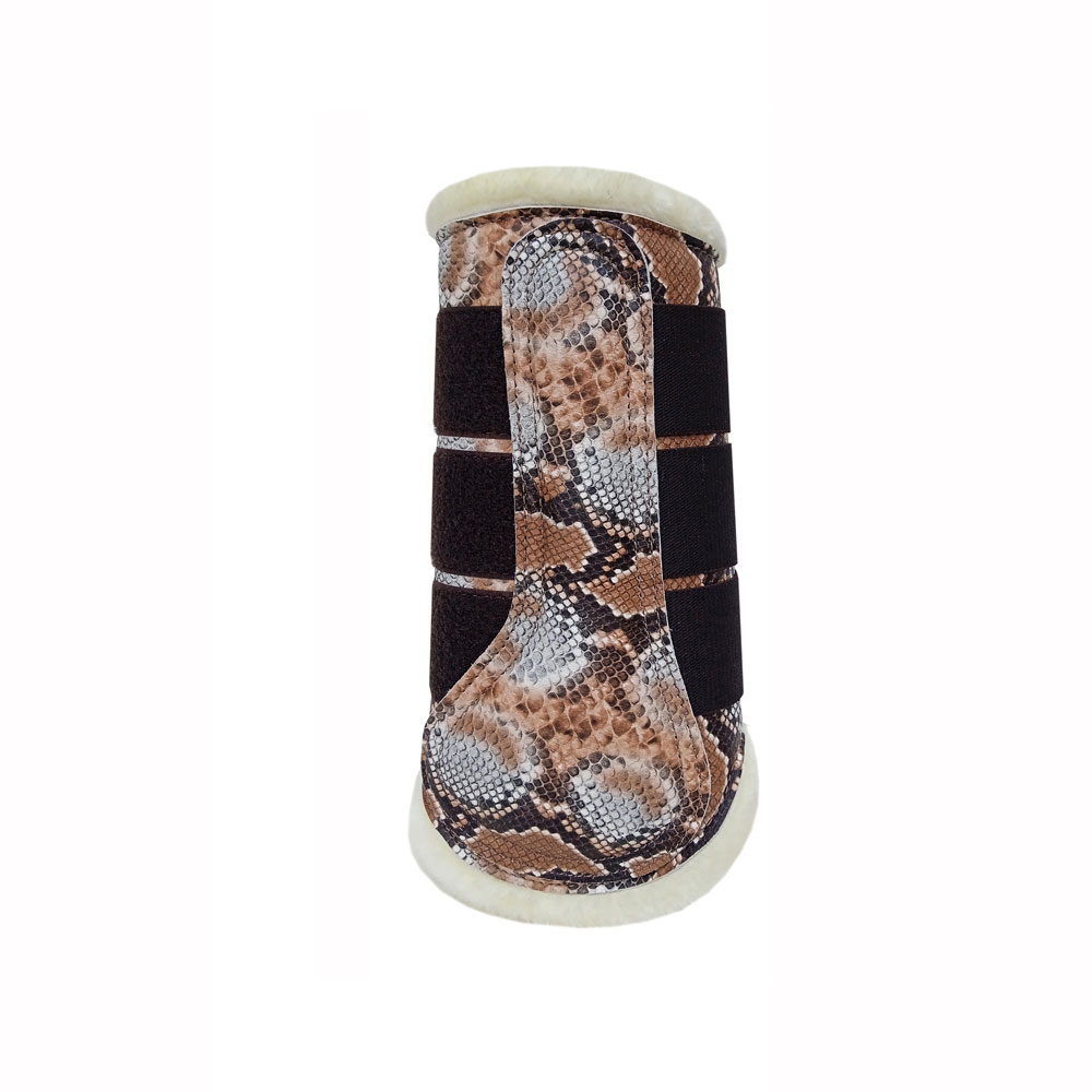 Protector para cavalo com padrão de pele de cobra e tiras pretas