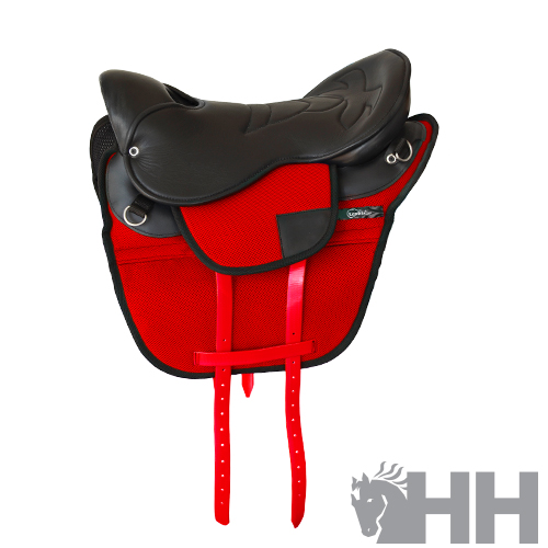 Sela de equitação preta com aba vermelha e tiras vermelhas