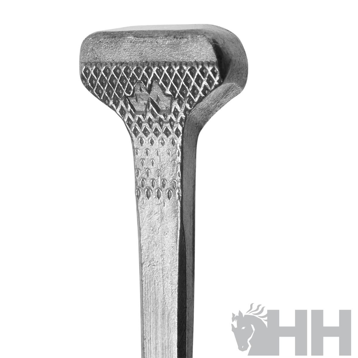 fechadura metálica cinza com textura e símbolo HH