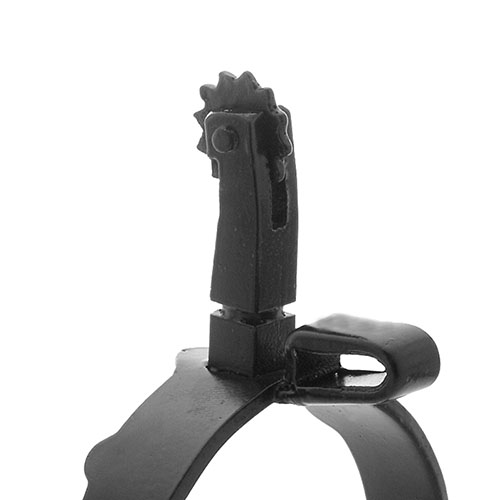 Abraçadeira metálica preta com fixador ajustável