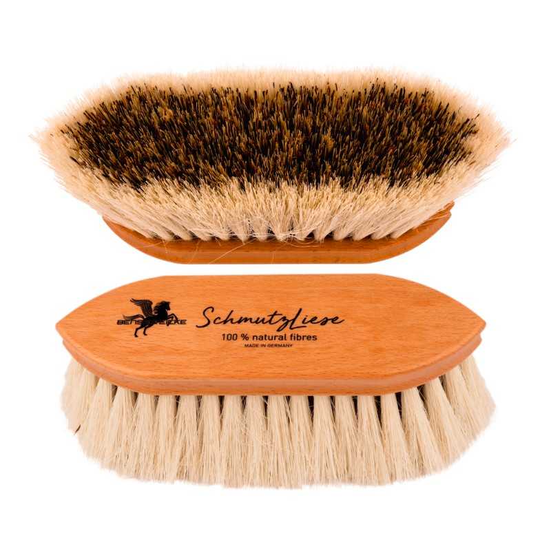 Escova de madeira com cerdas naturais castanho escuro e bege, texto Schmutzfliese 100 % natural fibres