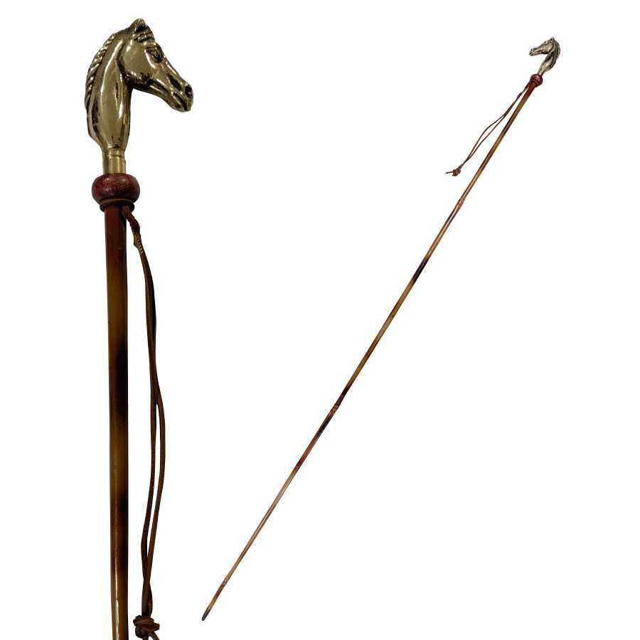 Cajado de madeira com cabeça de cavalo dourada
