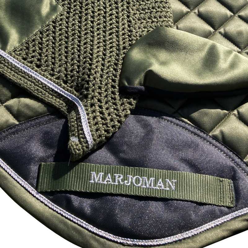 Tecido acolchoado e malha verde com etiqueta MARJOMAN