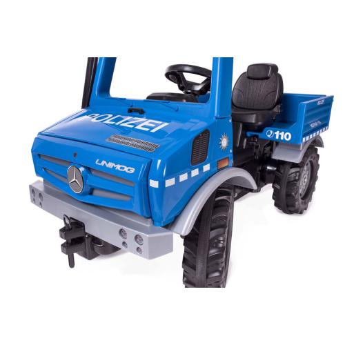 Carrinho infantil elétrico de polícia Mercedes azul com volante e assento preto.