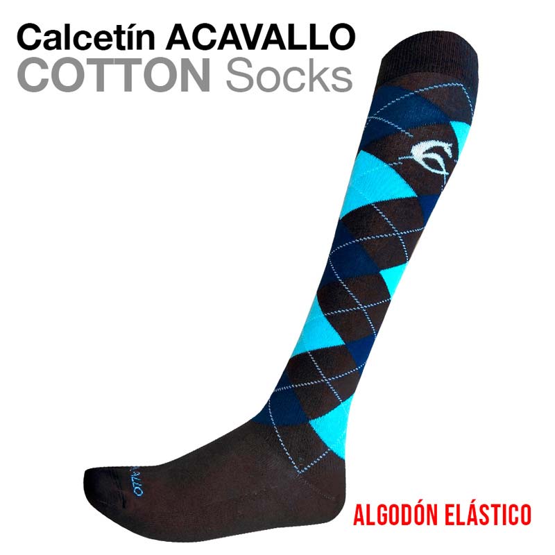 Meia comprida com padrão argyle azul, castanho e preto e textos promocionais.