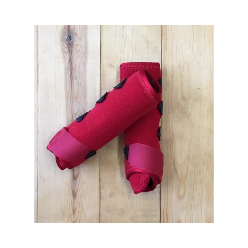 Prototores vermelhos para canela com fechos de velcro