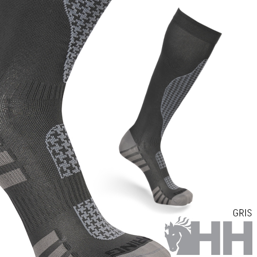 Meia longa cinzenta e preta com padrões geométricos e detalhes em textura diferenciada