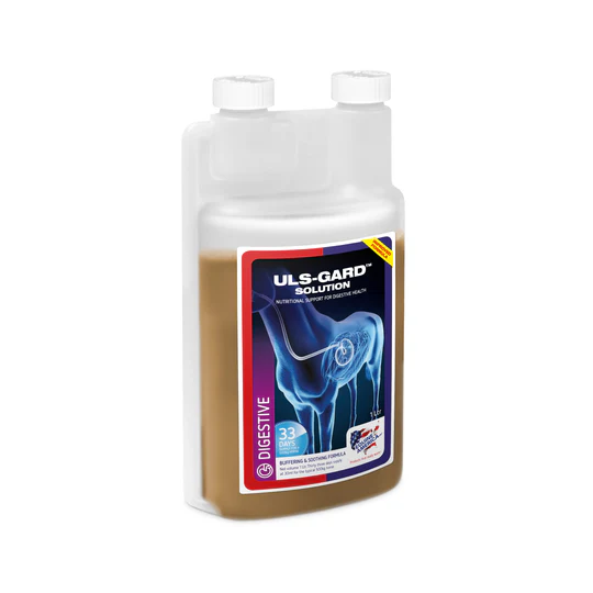 Frasco plástico translúcido com líquido castanho e rótulo com cavalo azul e texto ULS-GARD SOLUTION