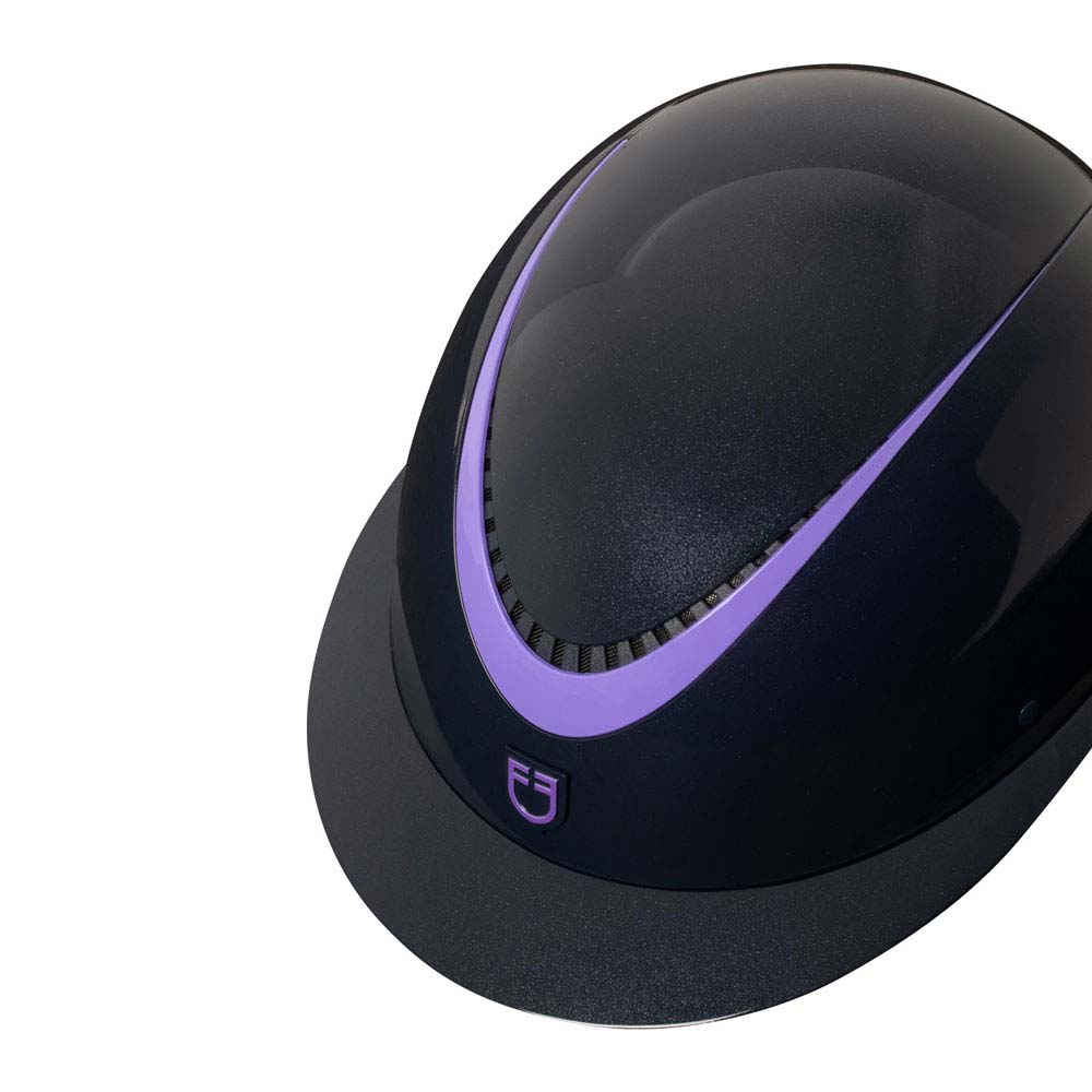 Capacete de equitação preto com detalhe roxo e símbolo FJ