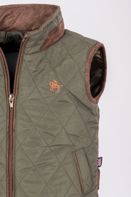 Colete acolchoado verde com detalhes castanhos e bordado laranja